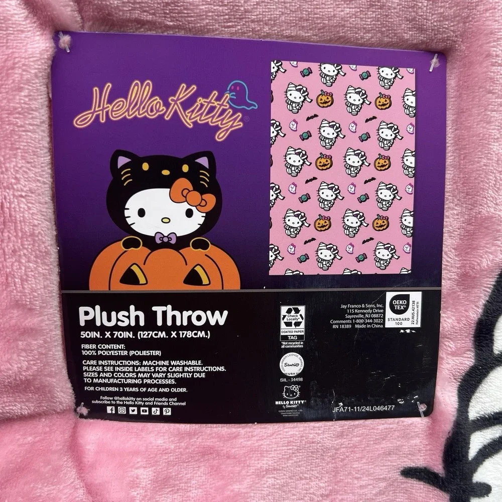 Hello Kitty Halloween Pumpkin Mummy Bats Candy 50 x 70 Plush Throw Blanket 🎃🍭